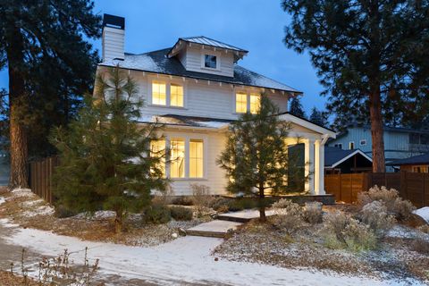 Photo of 775 NE Franklin Avenue, Bend, OR 97701 (MLS # 220214204)