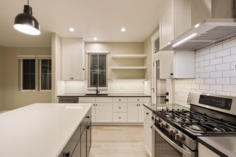 Tiny photo for 775 NE Franklin Avenue, Bend, OR 97701 (MLS # 220214204)