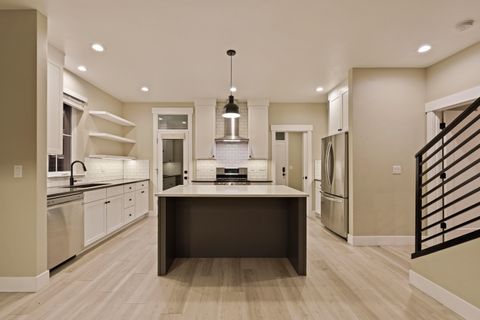 Tiny photo for 775 NE Franklin Avenue, Bend, OR 97701 (MLS # 220214204)