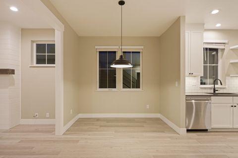 Tiny photo for 775 NE Franklin Avenue, Bend, OR 97701 (MLS # 220214204)