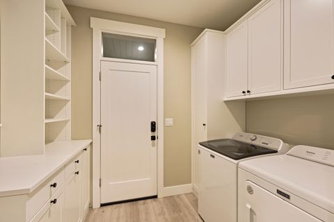 Tiny photo for 775 NE Franklin Avenue, Bend, OR 97701 (MLS # 220214204)