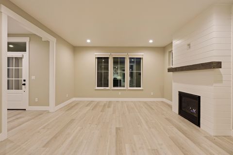 Tiny photo for 775 NE Franklin Avenue, Bend, OR 97701 (MLS # 220214204)