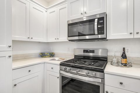 Tiny photo for 61622 SE Depot Loop, Bend, OR 97702 (MLS # 220219427)