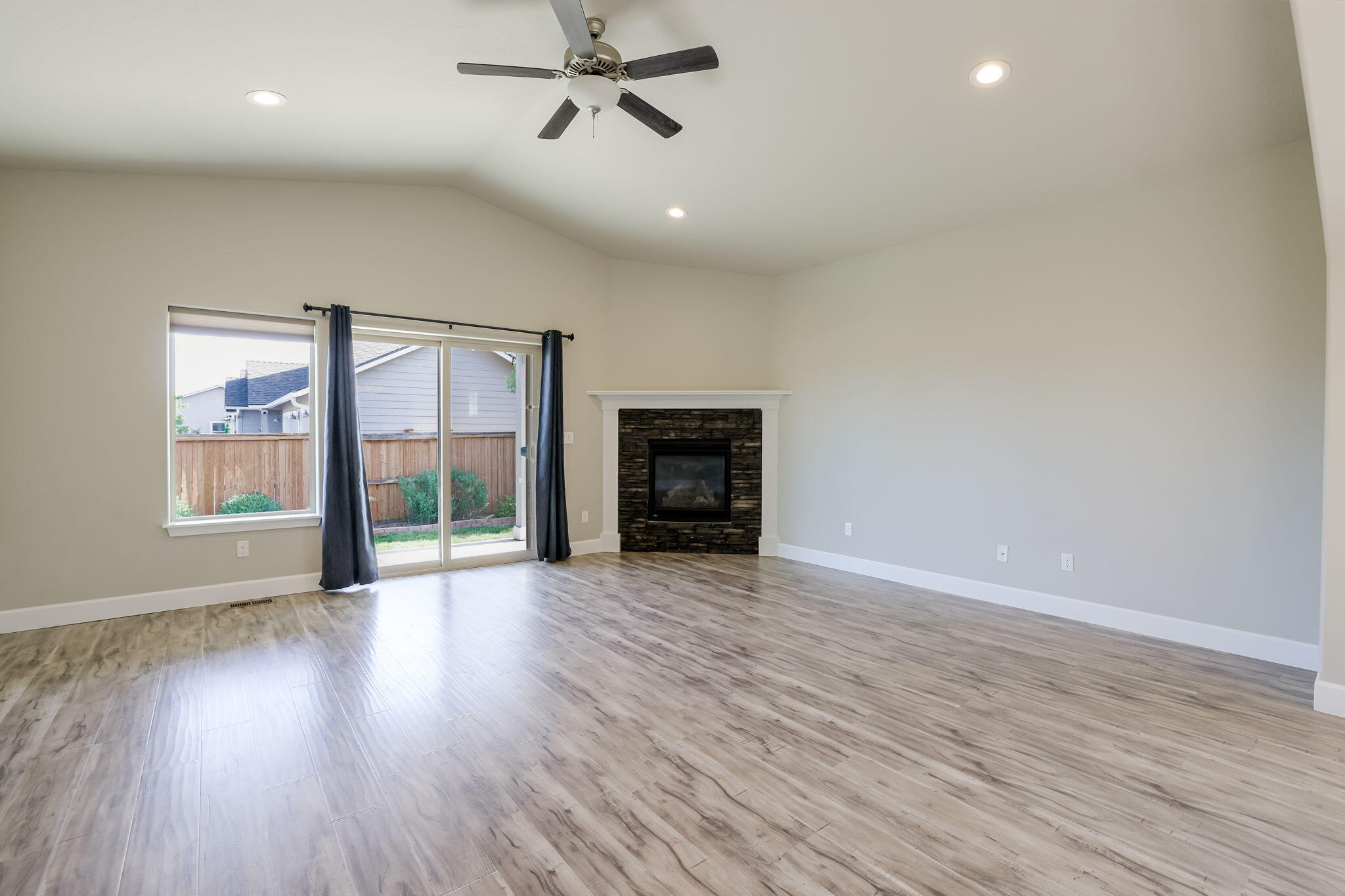 27 Elm - Residential