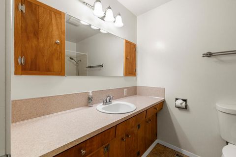 Tiny photo for 4003 Mazama Drive, Klamath Falls, OR 97603 (MLS # 220215062)