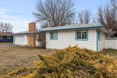 Tiny photo for 4003 Mazama Drive, Klamath Falls, OR 97603 (MLS # 220215062)