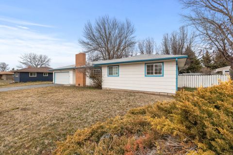 Tiny photo for 4003 Mazama Drive, Klamath Falls, OR 97603 (MLS # 220215062)