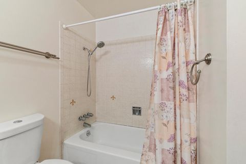 Tiny photo for 4003 Mazama Drive, Klamath Falls, OR 97603 (MLS # 220215062)