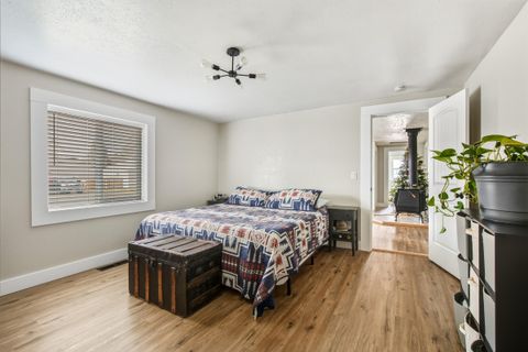 Tiny photo for 704 SE Elm Street, Prineville, OR 97754 (MLS # 220213115)