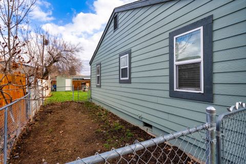 Tiny photo for 704 SE Elm Street, Prineville, OR 97754 (MLS # 220213115)