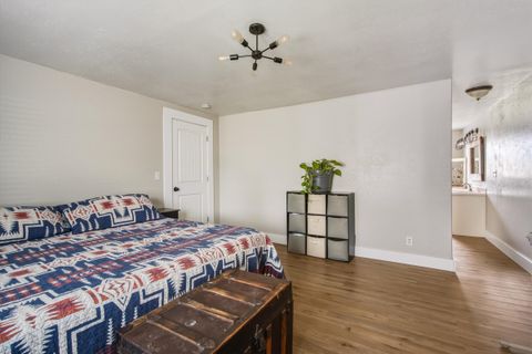 Tiny photo for 704 SE Elm Street, Prineville, OR 97754 (MLS # 220213115)