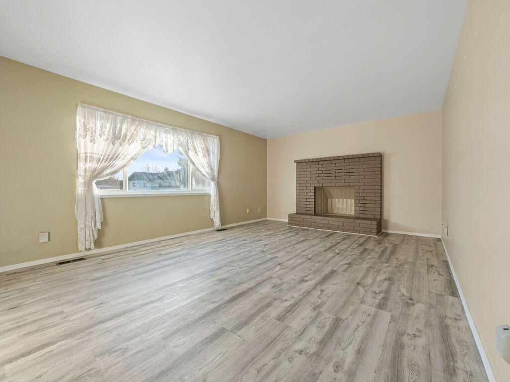 Mazama Gardens - Residential