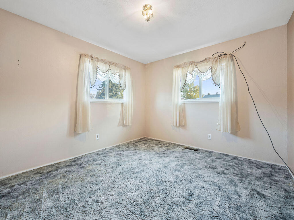 Mazama Gardens - Residential