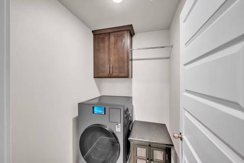 Tiny photo for 16496 Pine Creek Dr Crk, La Pine, OR 97739 (MLS # 220213245)