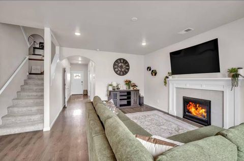 Tiny photo for 16496 Pine Creek Dr Crk, La Pine, OR 97739 (MLS # 220213245)