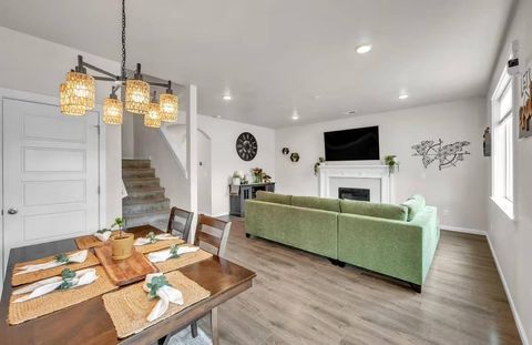 Tiny photo for 16496 Pine Creek Dr Crk, La Pine, OR 97739 (MLS # 220213245)