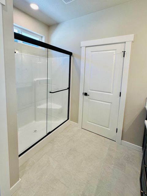 Tiny photo for 627 Terrazzo Way, Medford, OR 97501 (MLS # 220224361)