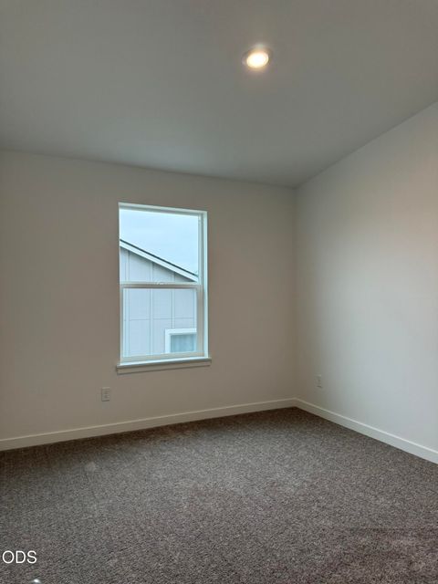 Tiny photo for 680 NE Rickenbacker Road #141, Madras, OR 97741 (MLS # 220222907)