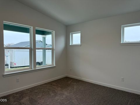 Tiny photo for 680 NE Rickenbacker Road #141, Madras, OR 97741 (MLS # 220222907)