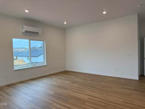 Tiny photo for 680 NE Rickenbacker Road #141, Madras, OR 97741 (MLS # 220222907)