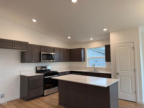Tiny photo for 680 NE Rickenbacker Road #141, Madras, OR 97741 (MLS # 220222907)