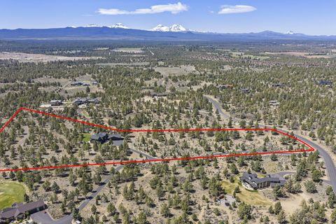 Tiny photo for 20055 Pacific Heights Road, Bend, OR 97703 (MLS # 220221303)