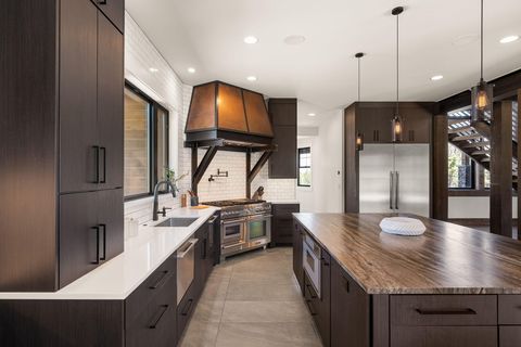 Tiny photo for 20055 Pacific Heights Road, Bend, OR 97703 (MLS # 220221303)