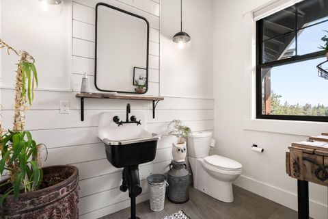 Tiny photo for 20055 Pacific Heights Road, Bend, OR 97703 (MLS # 220221303)