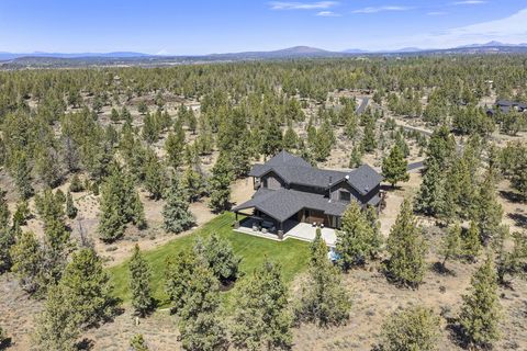 Tiny photo for 20055 Pacific Heights Road, Bend, OR 97703 (MLS # 220221303)