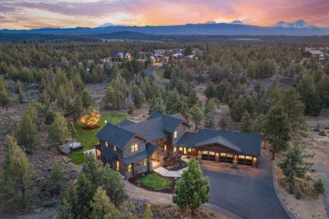 Tiny photo for 20055 Pacific Heights Road, Bend, OR 97703 (MLS # 220221303)