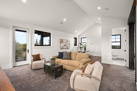 Tiny photo for 20055 Pacific Heights Road, Bend, OR 97703 (MLS # 220221303)