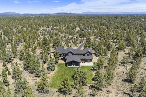 Tiny photo for 20055 Pacific Heights Road, Bend, OR 97703 (MLS # 220221303)