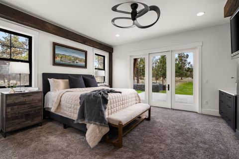 Tiny photo for 20055 Pacific Heights Road, Bend, OR 97703 (MLS # 220221303)