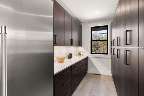 Tiny photo for 20055 Pacific Heights Road, Bend, OR 97703 (MLS # 220221303)