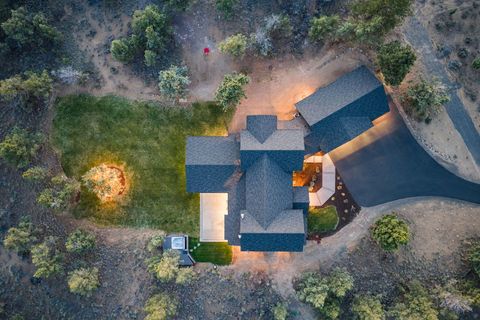 Tiny photo for 20055 Pacific Heights Road, Bend, OR 97703 (MLS # 220221303)