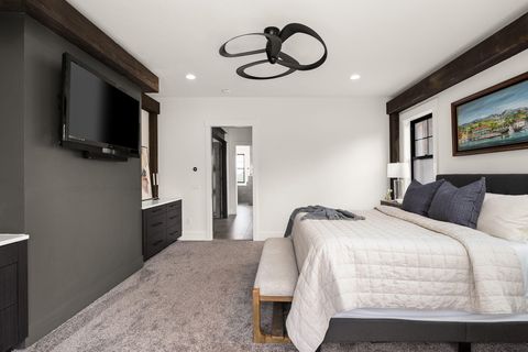 Tiny photo for 20055 Pacific Heights Road, Bend, OR 97703 (MLS # 220221303)