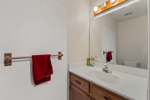 Tiny photo for 287 Surrey Drive, Grants Pass, OR 97526 (MLS # 220217265)