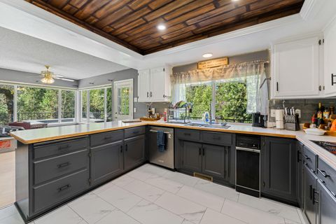 Tiny photo for 287 Surrey Drive, Grants Pass, OR 97526 (MLS # 220217265)