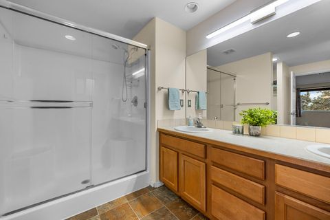 Tiny photo for 65050 92nd Street, Bend, OR 97703 (MLS # 220212024)