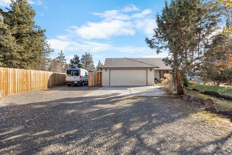 Tiny photo for 65050 92nd Street, Bend, OR 97703 (MLS # 220212024)