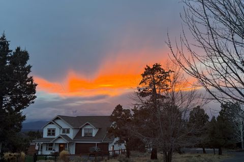 Tiny photo for 65050 92nd Street, Bend, OR 97703 (MLS # 220212024)