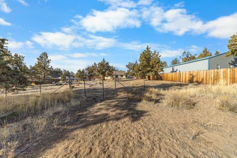 Tiny photo for 65050 92nd Street, Bend, OR 97703 (MLS # 220212024)