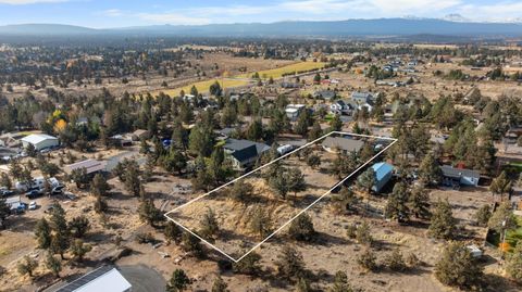 Tiny photo for 65050 92nd Street, Bend, OR 97703 (MLS # 220212024)