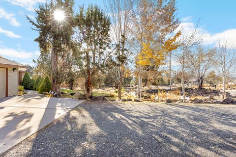 Tiny photo for 65050 92nd Street, Bend, OR 97703 (MLS # 220212024)