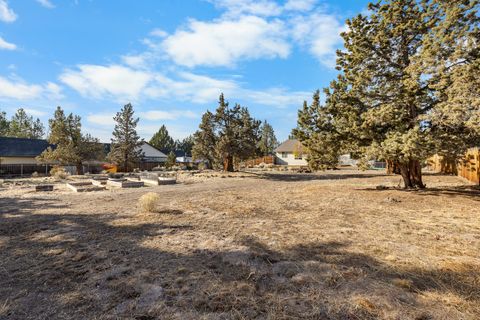 Tiny photo for 65050 92nd Street, Bend, OR 97703 (MLS # 220212024)