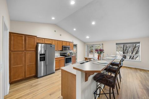 Tiny photo for 65050 92nd Street, Bend, OR 97703 (MLS # 220212024)