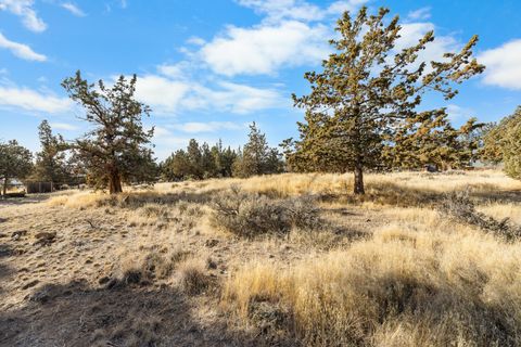 Tiny photo for 65050 92nd Street, Bend, OR 97703 (MLS # 220212024)
