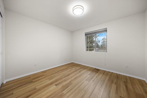 Tiny photo for 65050 92nd Street, Bend, OR 97703 (MLS # 220212024)