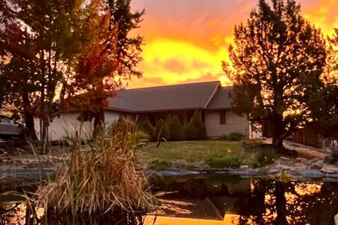 Tiny photo for 65050 92nd Street, Bend, OR 97703 (MLS # 220212024)