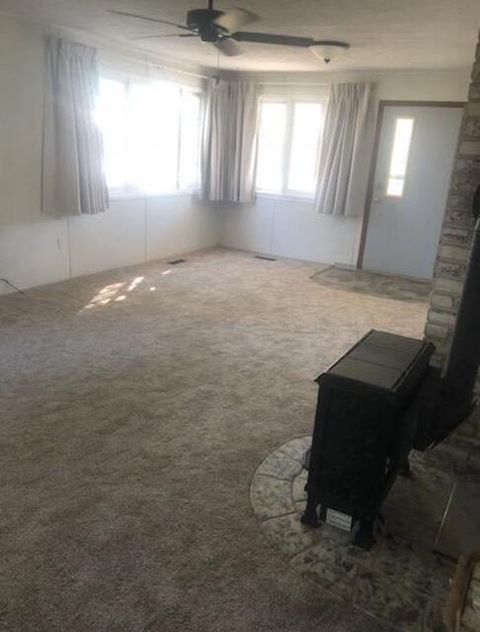 Tiny photo for 226 W Hartley Avenue, Hermiston, OR 97838 (MLS # 220211920)